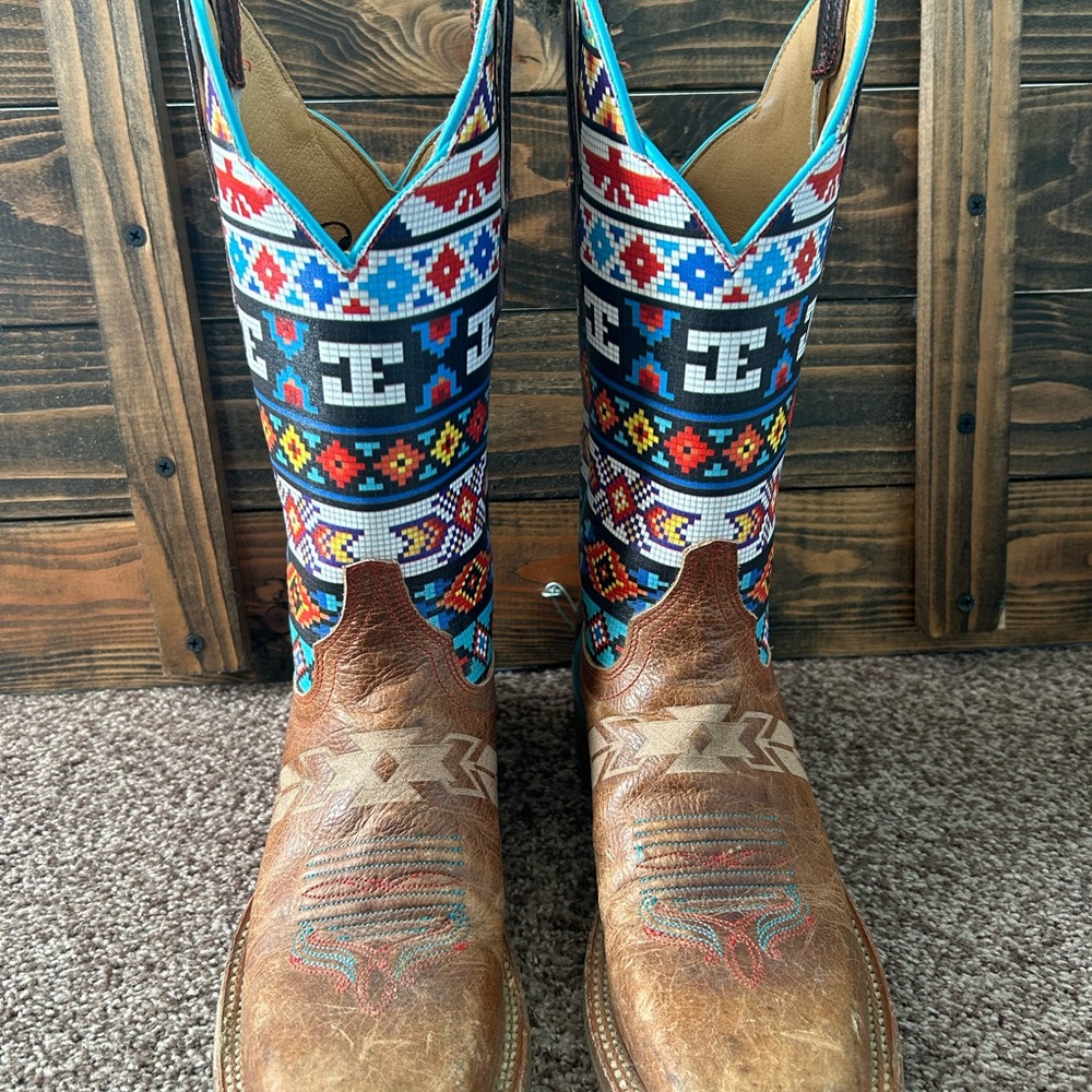 Cinch Edge Sold Out Boots